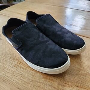 OluKai Womens Pehuea Pa'i Slip On Shoes Black Camo Print Comfort Casual Size 9.5